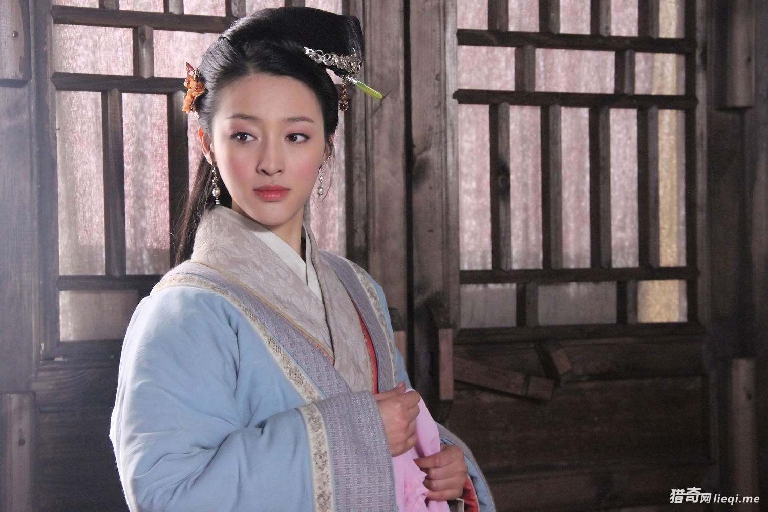 她不是妓女，为何比妓女更有诱惑力？
